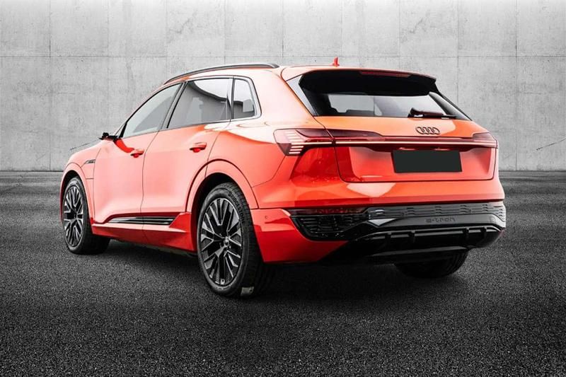 Usata Audi Q8 e-tron S-Line 158 kW (215 CV) 2024 Rosso SUV