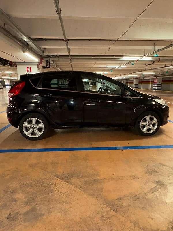 Usata Ford Fiesta Titanium 68 CV (50 kW) 2010 Berlina
