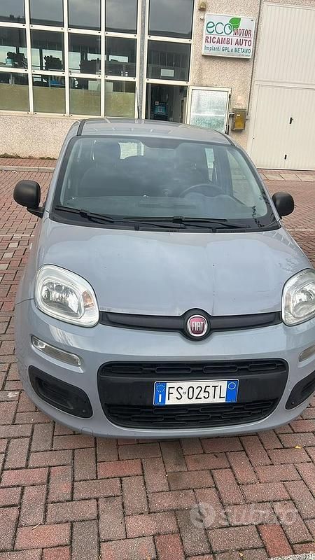 Usata Fiat Panda Pop 69 CV (50 kW) 2018 Grigio Utilitaria