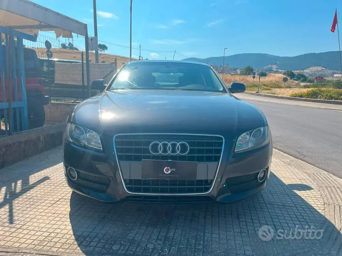 Usata Audi A5 170 CV (125 kW) 2010 Grigio Coupé