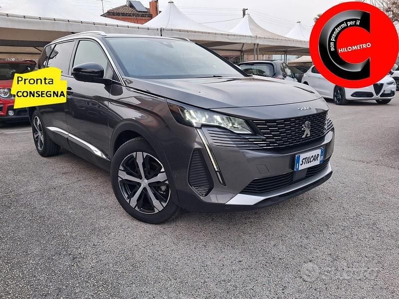 Usata Peugeot 5008 Allure 130 CV (95 kW) 2023 Grigio SUV