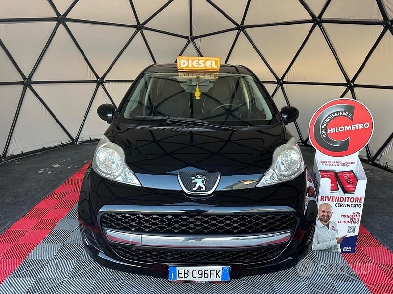 Usata Peugeot 107 54 CV (39 kW) 2010 Nero Utilitaria