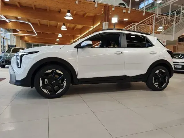 Nuova Kia Stonic Style 116 CV (85 kW) 2026 Bianco pastello SUV