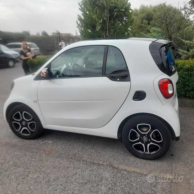 Usata Smart ForTwo Coupé 71 CV (52 kW) 2016 Utilitaria