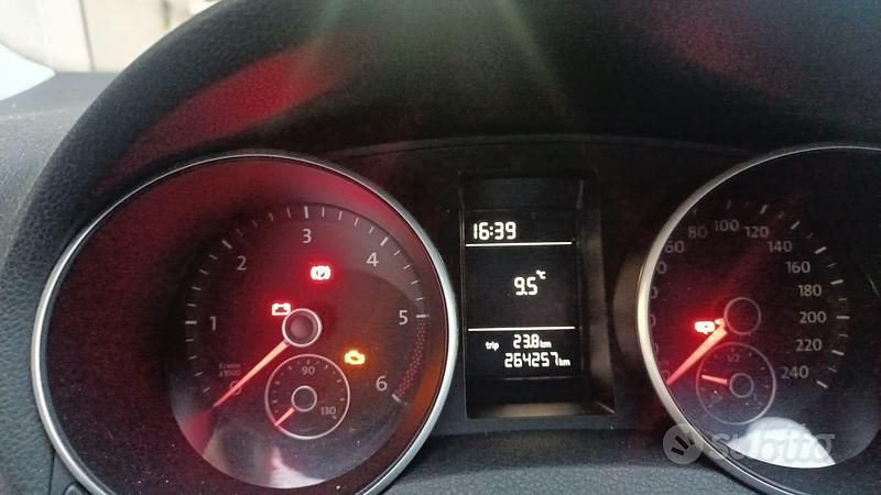 Usata VW Golf VI 105 CV (77 kW) 2011 Blu/azzurro Utilitaria