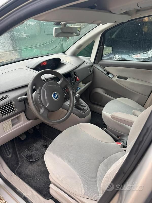 Usata Fiat Idea 2005 Grigio Monovolume