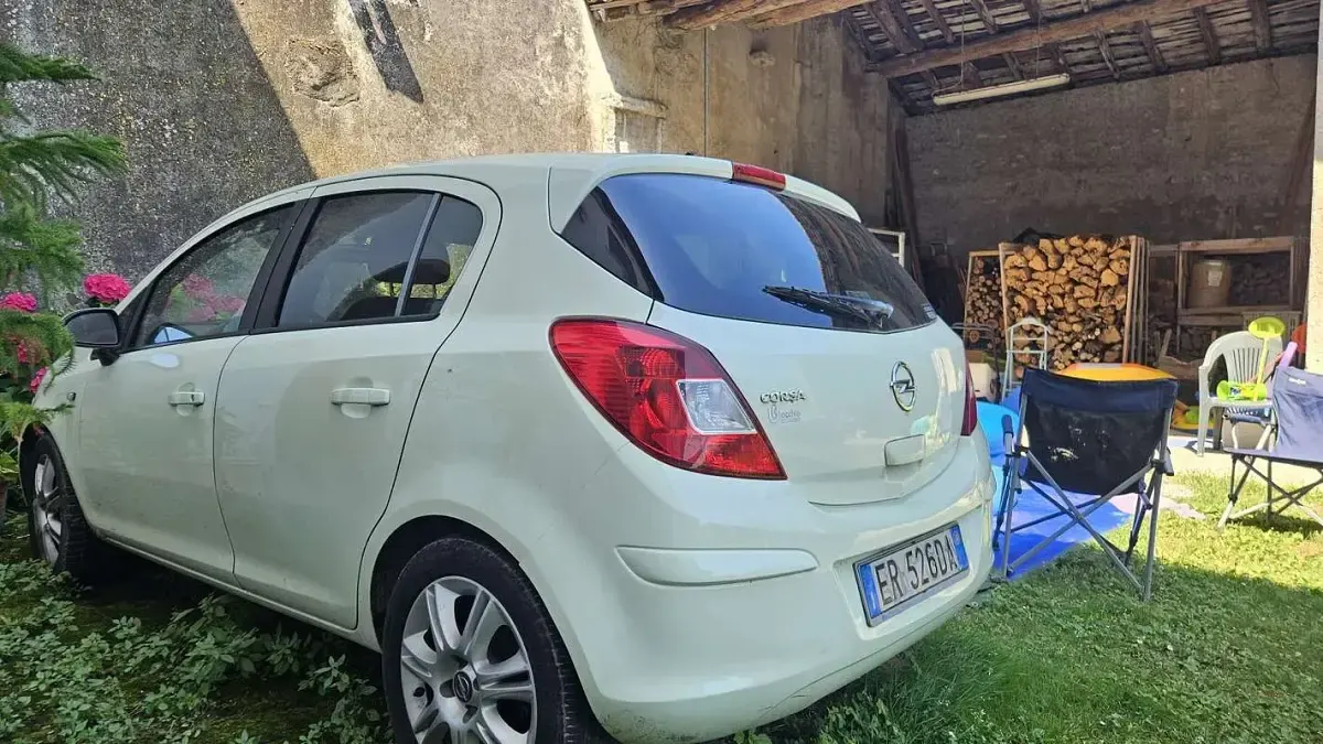 Usata Opel Corsa Active 86 CV (63 kW) 2013 Utilitaria