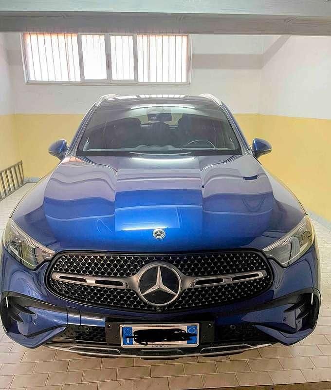 Usata Mercedes GLC300e Premium Plus 340 CV (250 kW) 2023 Blu/azzurro SUV