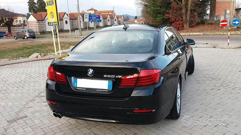 Usata BMW 520 190 CV (139 kW) 2015 Nero Berlina