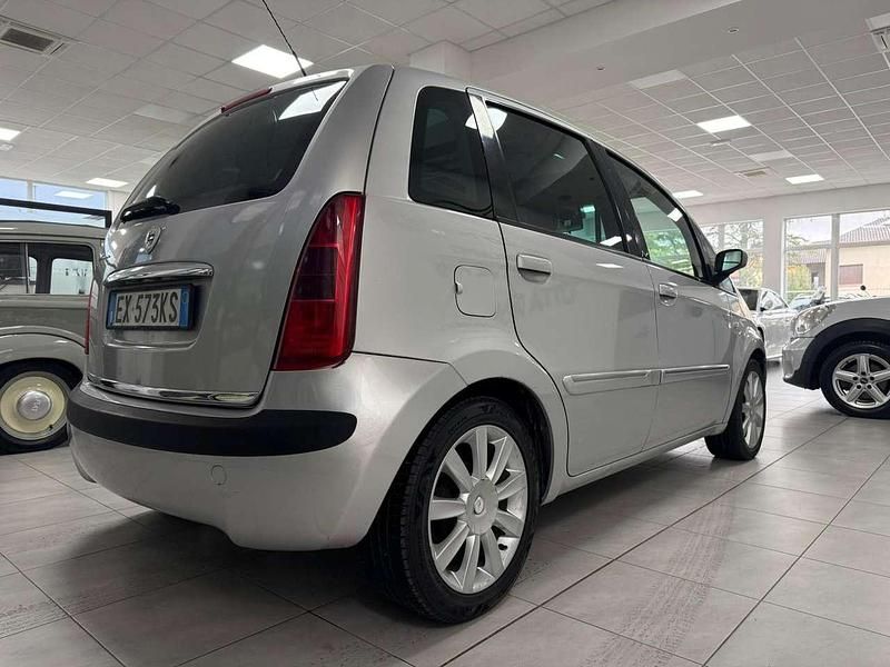 Usata Lancia Musa 95 CV (69 kW) 2005 Argento Monovolume