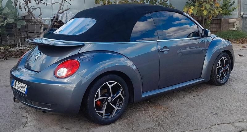 Usata VW New Beetle 115 CV (84 kW) 2008 Grigio Utilitaria