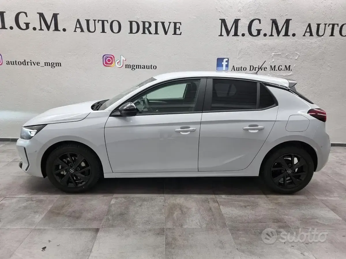 Nuova Opel Corsa 101 CV (74 kW) 2026 Bianco Utilitaria
