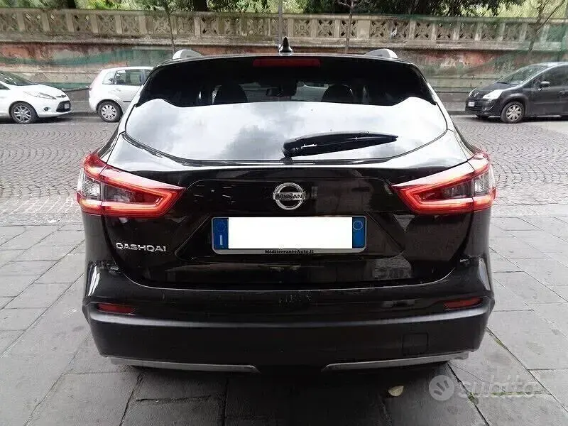 Używany Nissan Qashqai N-Connecta 110 KM (80 kW) 2018 Czarny SUV