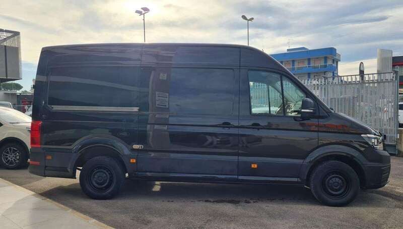 Usado VW Crafter 140 CV (102 kW) 2019 Gris Van