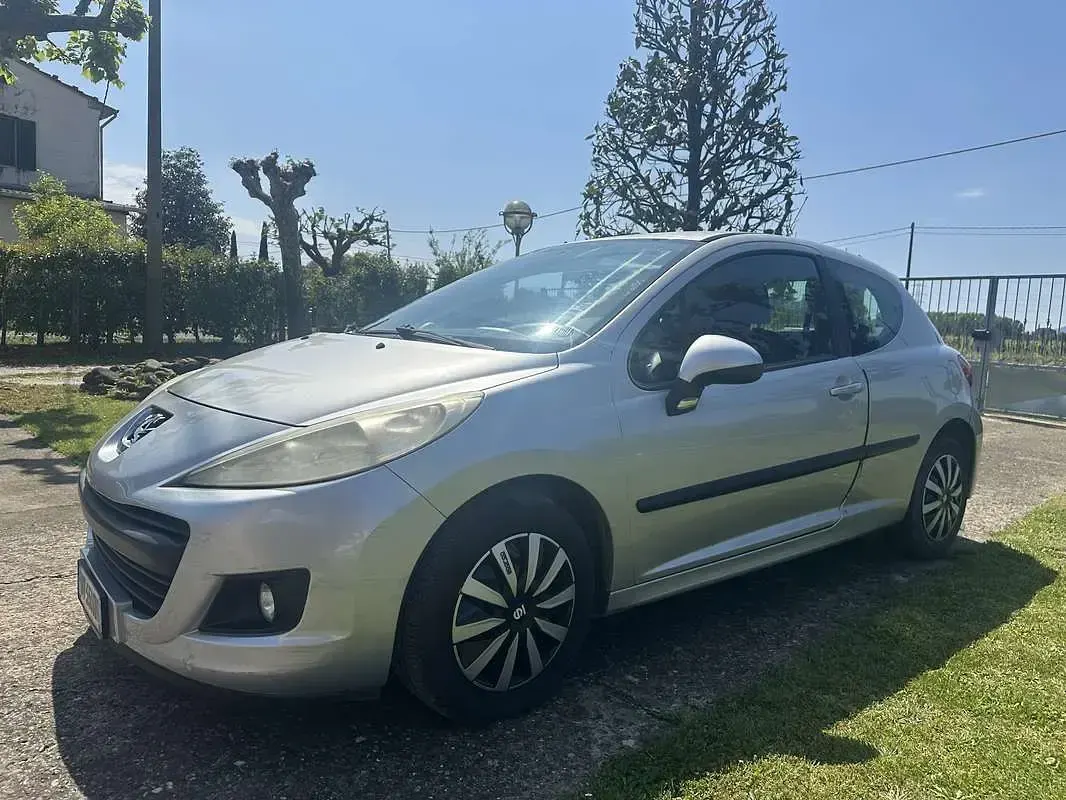 Usata Peugeot 207 73 CV (53 kW) 2010 Berlina