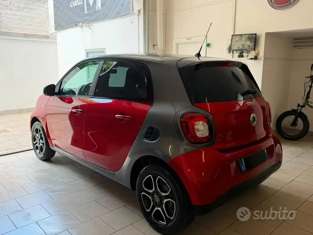 Usata Smart ForFour Passion 71 CV (52 kW) 2016 Rosso Utilitaria