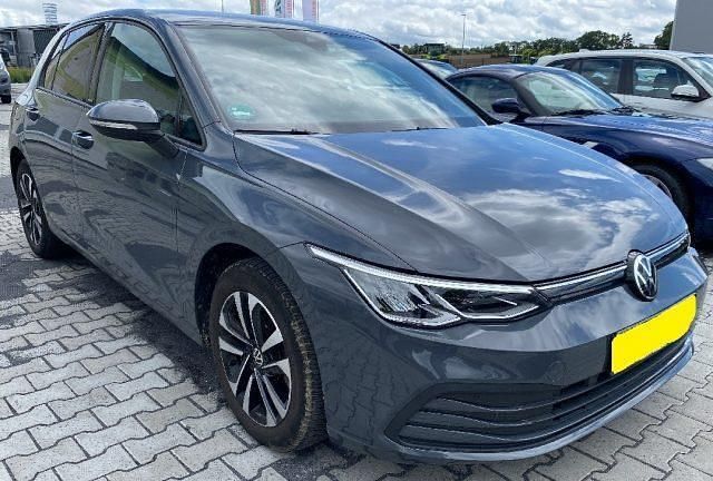 Usata VW Golf VII Life 149 CV (109 kW) 2021 Grigio Utilitaria