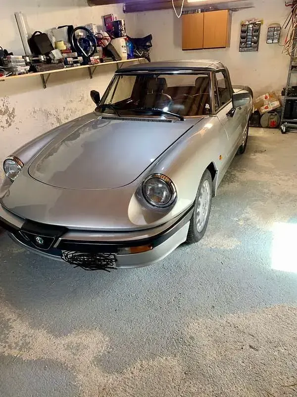 Usata Alfa Romeo Spider Quadrifoglio Verde 125 CV (91 kW) 1988 Cabrio