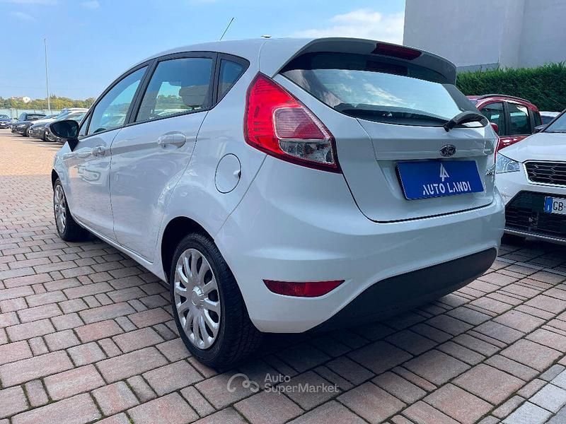 Usata Ford Fiesta Trend 75 CV (55 kW) 2015 Bianco Furgone