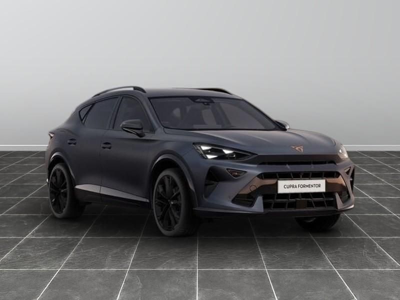 Grigio Nuova 2025 Cupra Formentor SUV | 49.667 € - Immagine 1/4