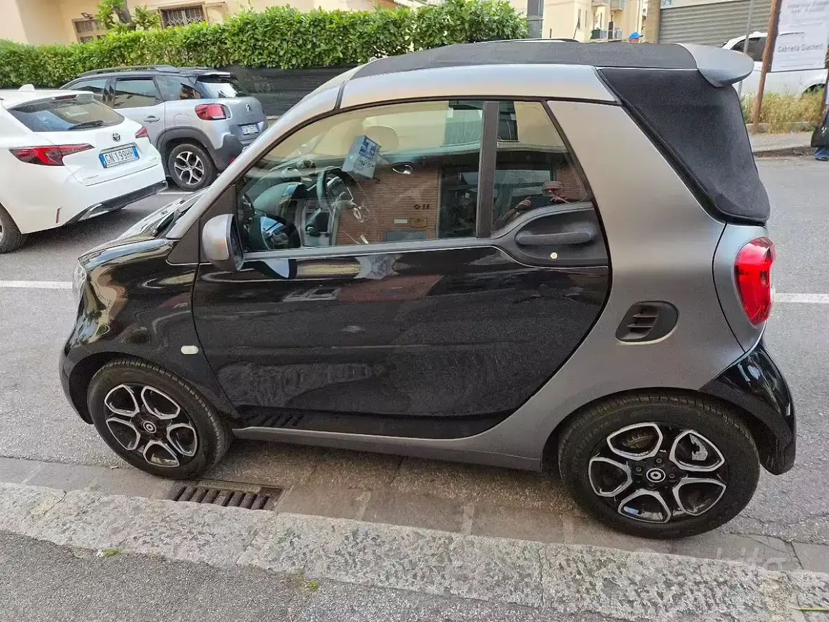 Usata Smart ForTwo Cabrio 90 CV (66 kW) 2018 Nero Cabrio