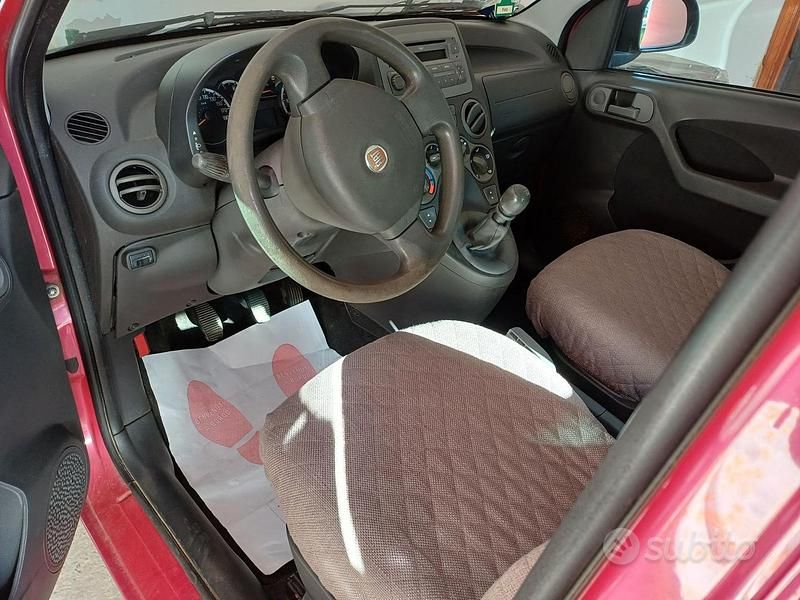 Usata Fiat Panda Active 77 CV (56 kW) 2011 Rosso Utilitaria