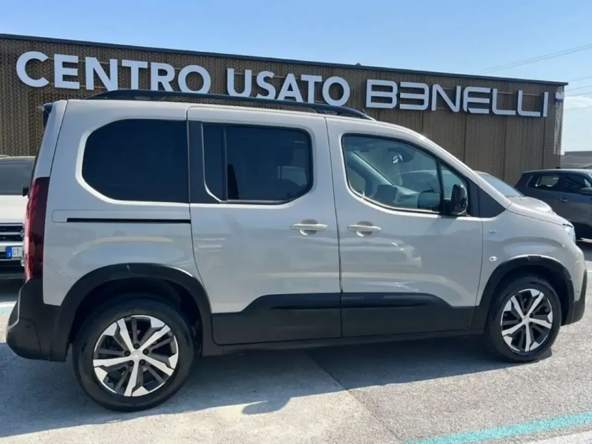 Usata Peugeot Rifter GT 131 CV (96 kW) 2022 Sabbia Monovolume
