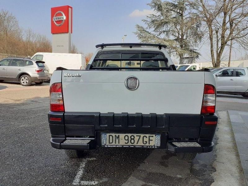 Usata Fiat Strada 84 CV (61 kW) 2008 Bianco Pick-up