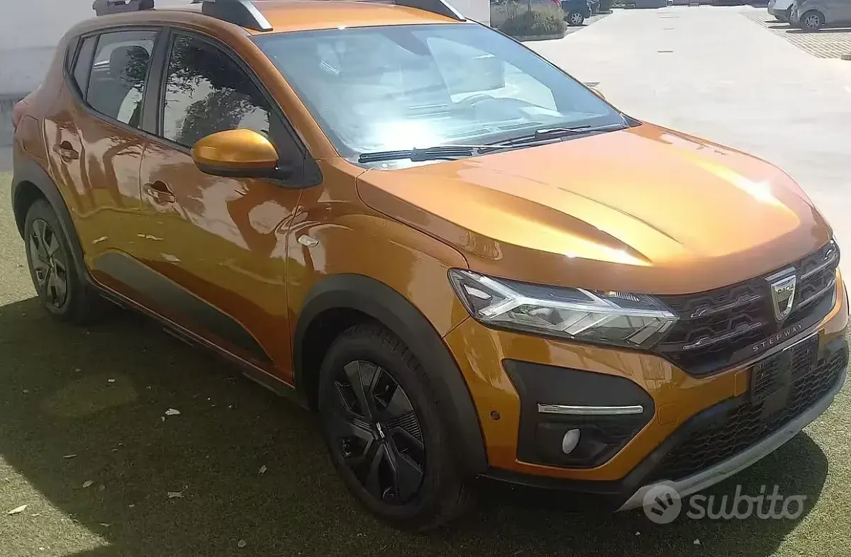 Usata Dacia Sandero Stepway 90 CV (66 kW) 2022 Arancione SUV