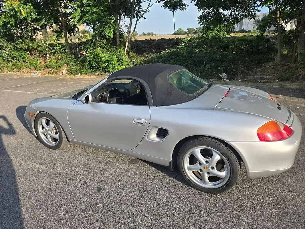 Usata Porsche Boxster 204 CV (150 kW) 1999 Argento Cabrio
