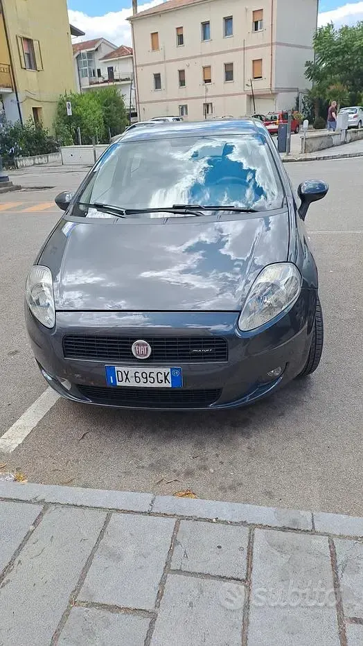 Usata Fiat Grande Punto 75 CV (55 kW) 2009 Grigio Utilitaria