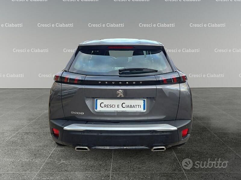 Usata Peugeot 2008 Active 131 CV (96 kW) 2021 Grigio SUV