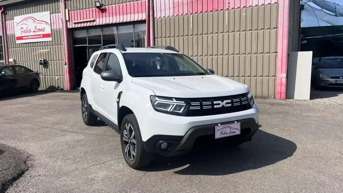 Usata Dacia Duster Journey 91 CV (66 kW) 2023 Bianco SUV