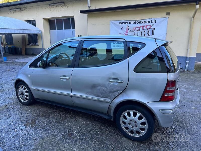 Usata Mercedes A170 Avantgarde 95 CV (69 kW) 2003 Argento Monovolume