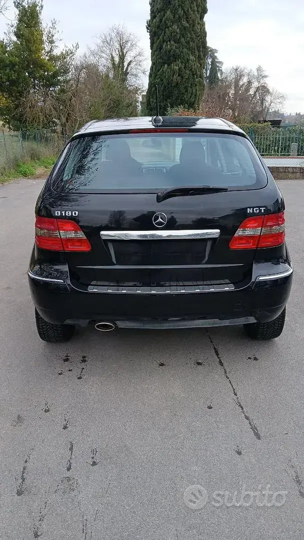 Usata Mercedes B180 2010 Nero Monovolume
