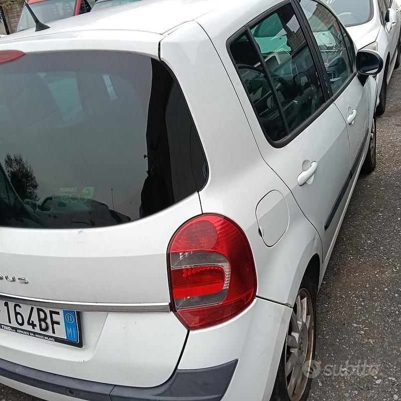 Usata Renault Modus 75 CV (55 kW) 2011 Monovolume