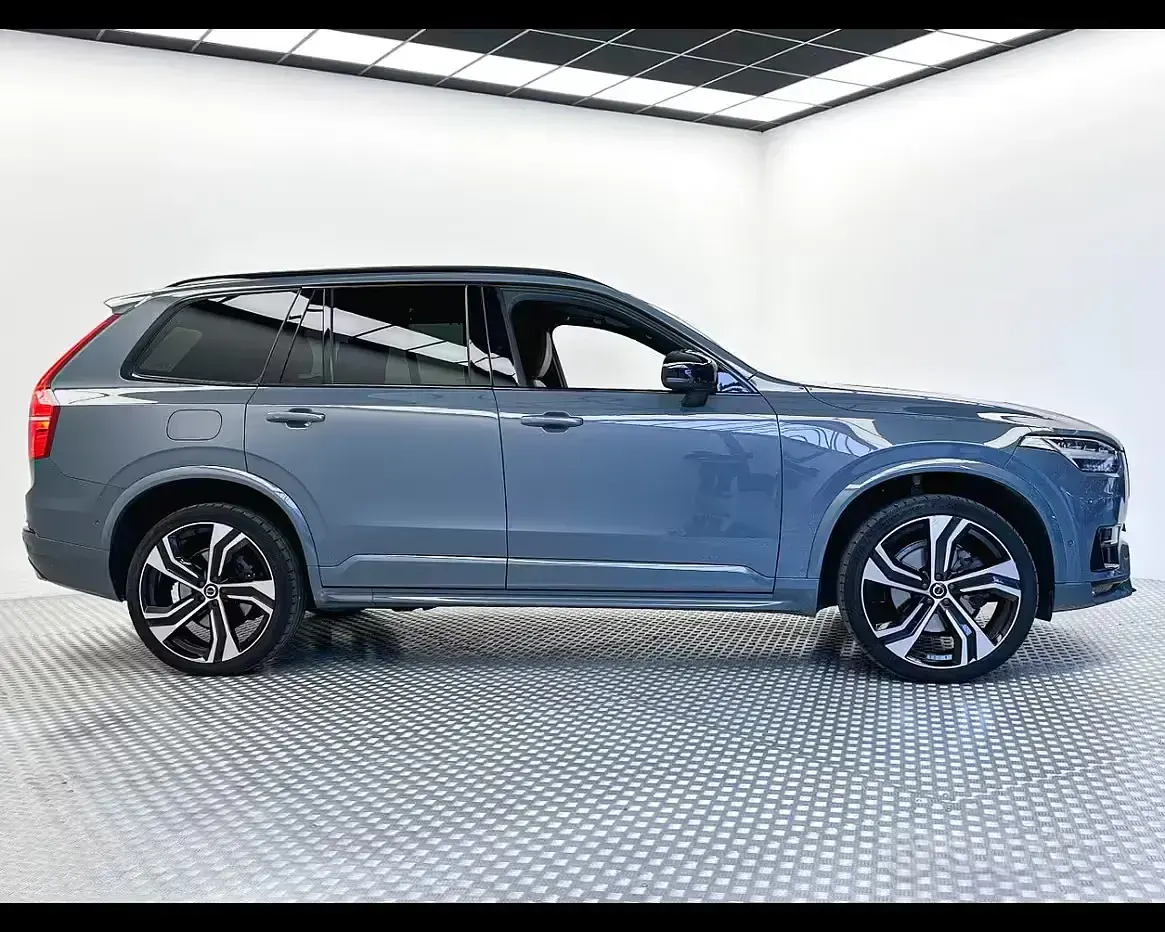 Usata Volvo XC90 Plus 235 CV (172 kW) 2022 Thunder grey SUV