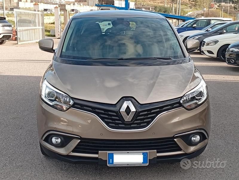 Usata Renault Grand Scénic IV Initiale 120 CV (88 kW) 2020 Giallo Monovolume
