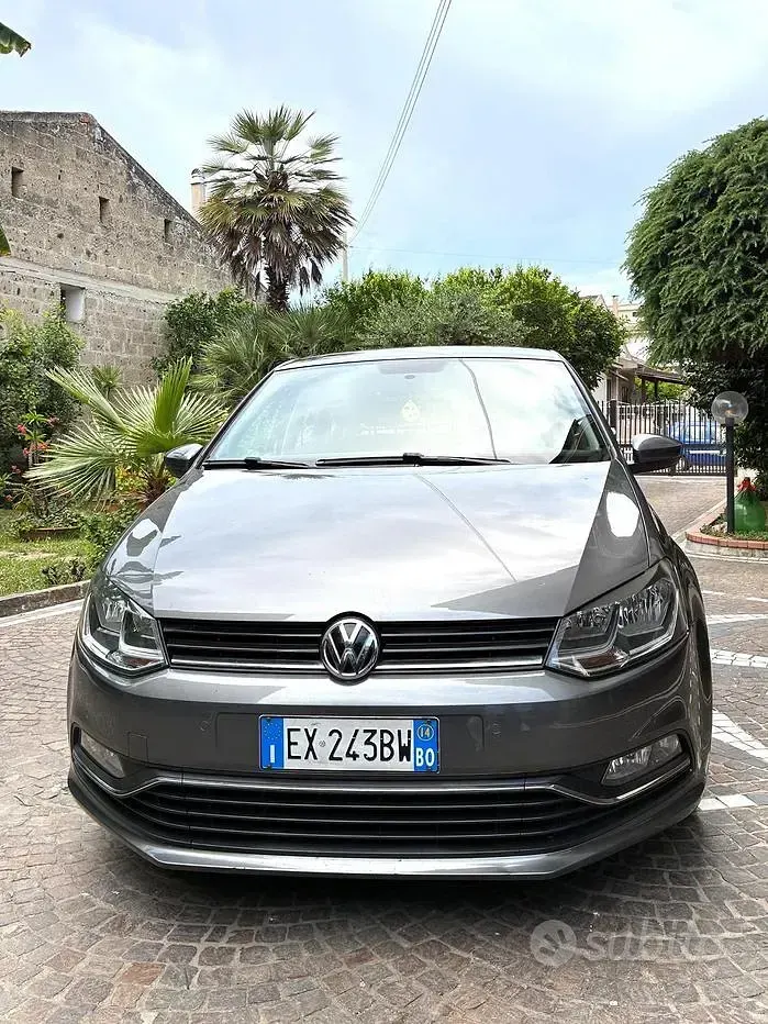 Usata VW Polo Trendline 75 CV (55 kW) 2014 Grigio Utilitaria