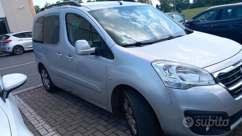Usata Peugeot Partner Tepee 99 CV (72 kW) 2017 Grigio Monovolume