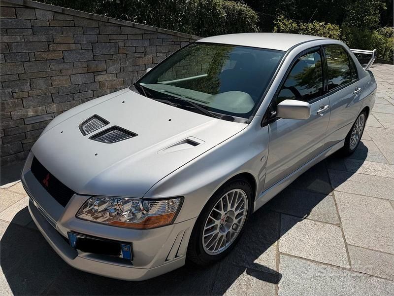 Usata Mitsubishi Lancer 280 CV (205 kW) 2002 Grigio Berlina