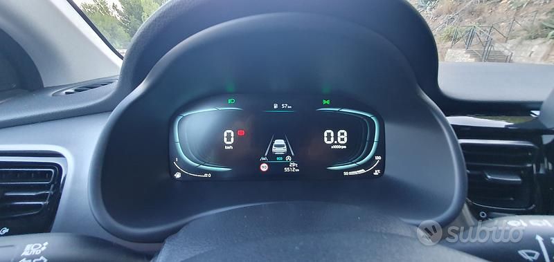 Usata Kia Stonic 100 CV (73 kW) 2024 Bianco SUV