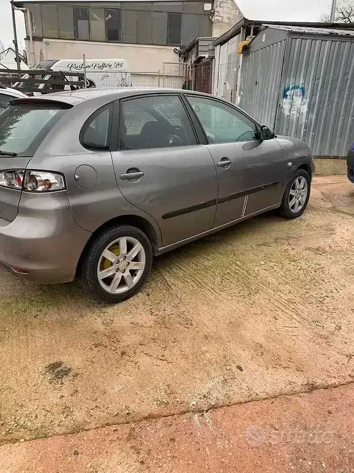 Usata Seat Ibiza 75 CV (55 kW) 2004 Utilitaria