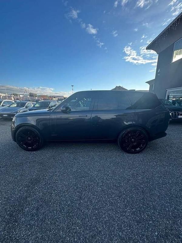 Usata Land Rover Range Rover Autobiography 351 CV (258 kW) 2024 Carpathian grey SUV