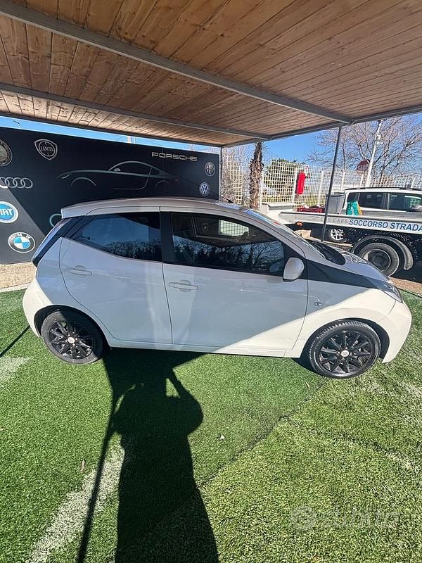 Usata Toyota Aygo X-pure 69 CV (50 kW) 2017 Bianco Utilitaria
