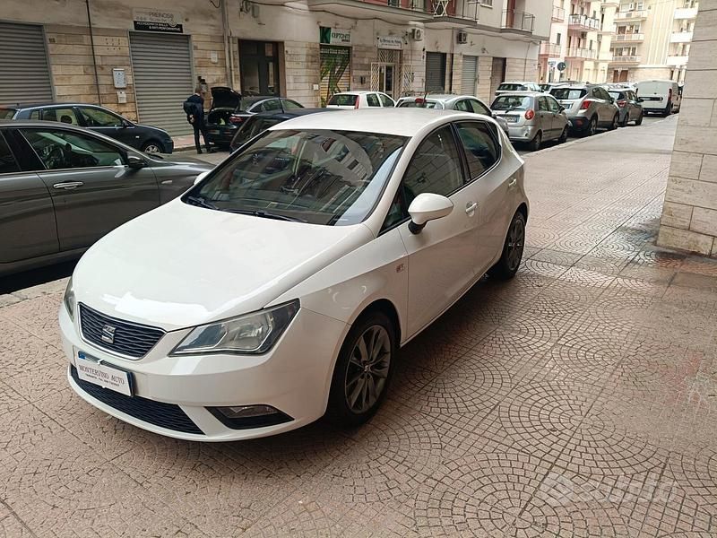 Bianco Usata 2015 Seat Ibiza I-Tech Tre volumi | 7290 € (Buon prezzo) - Immagine 1/4