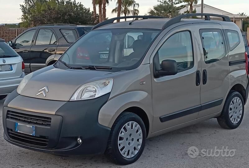 Grigio Usata 2011 Citroën Nemo Monovolume | 5490 € (Buon prezzo) - Immagine 1/4