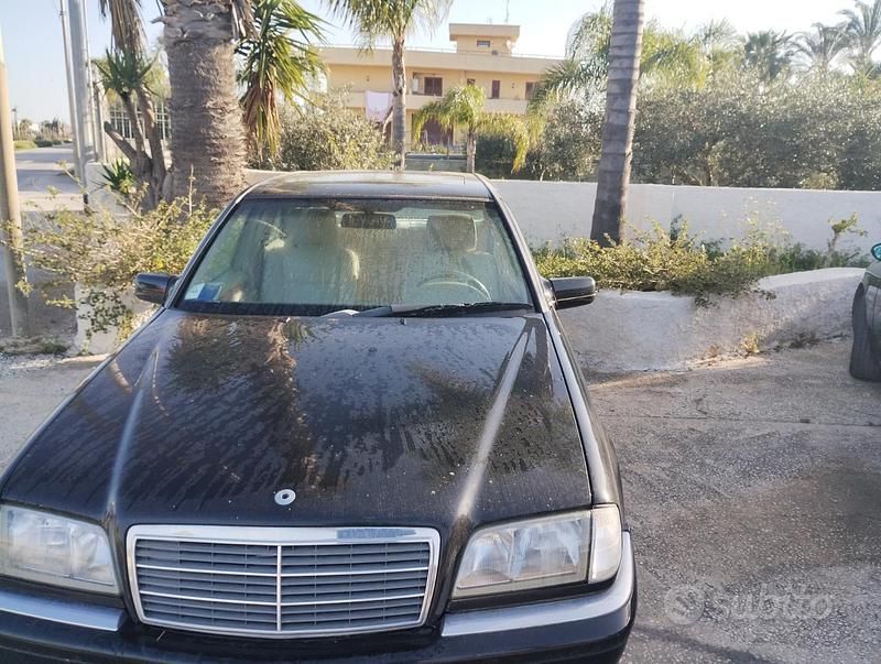 Usata Mercedes 190 1997 Nero Berlina