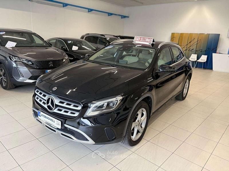 Nero Usata 2018 Mercedes GLA180 SUV | 21.600 € (Buon prezzo) - Immagine 1/4