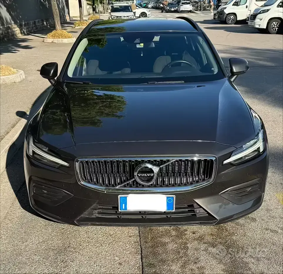 Usata Volvo V60 Business Edition 150 CV (110 kW) 2019 Grigio Station wagon